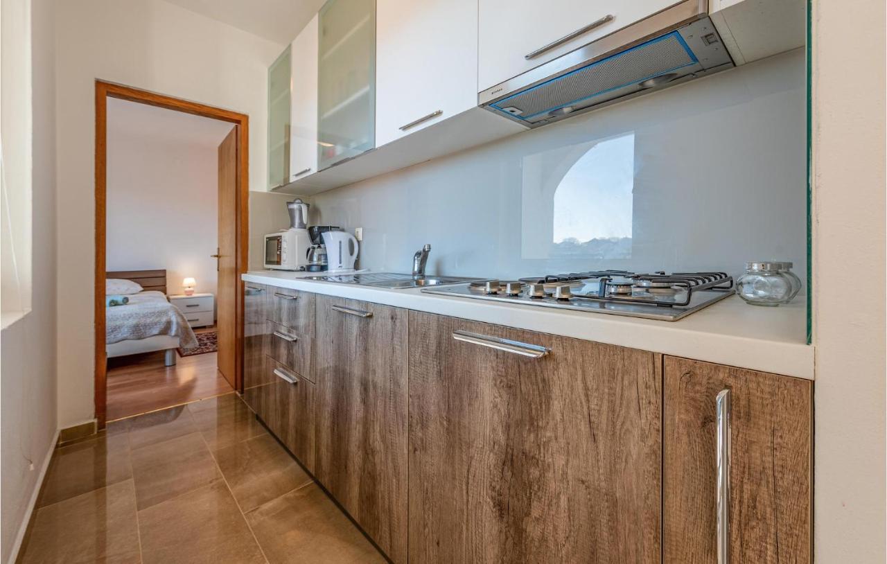 Amazing Apartment In Pakoštane Eksteriør billede