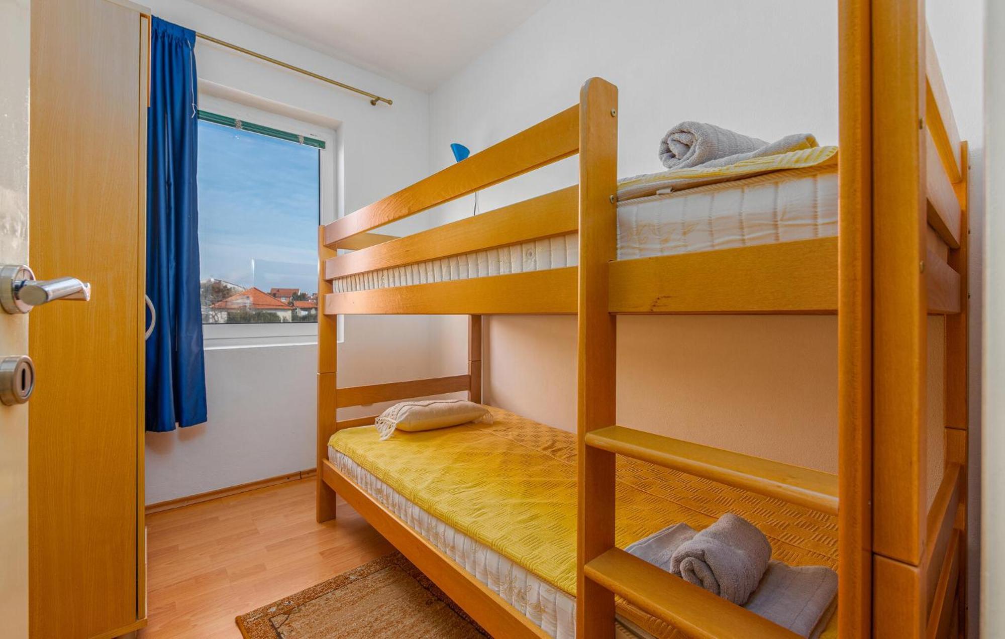 Amazing Apartment In Pakoštane Eksteriør billede