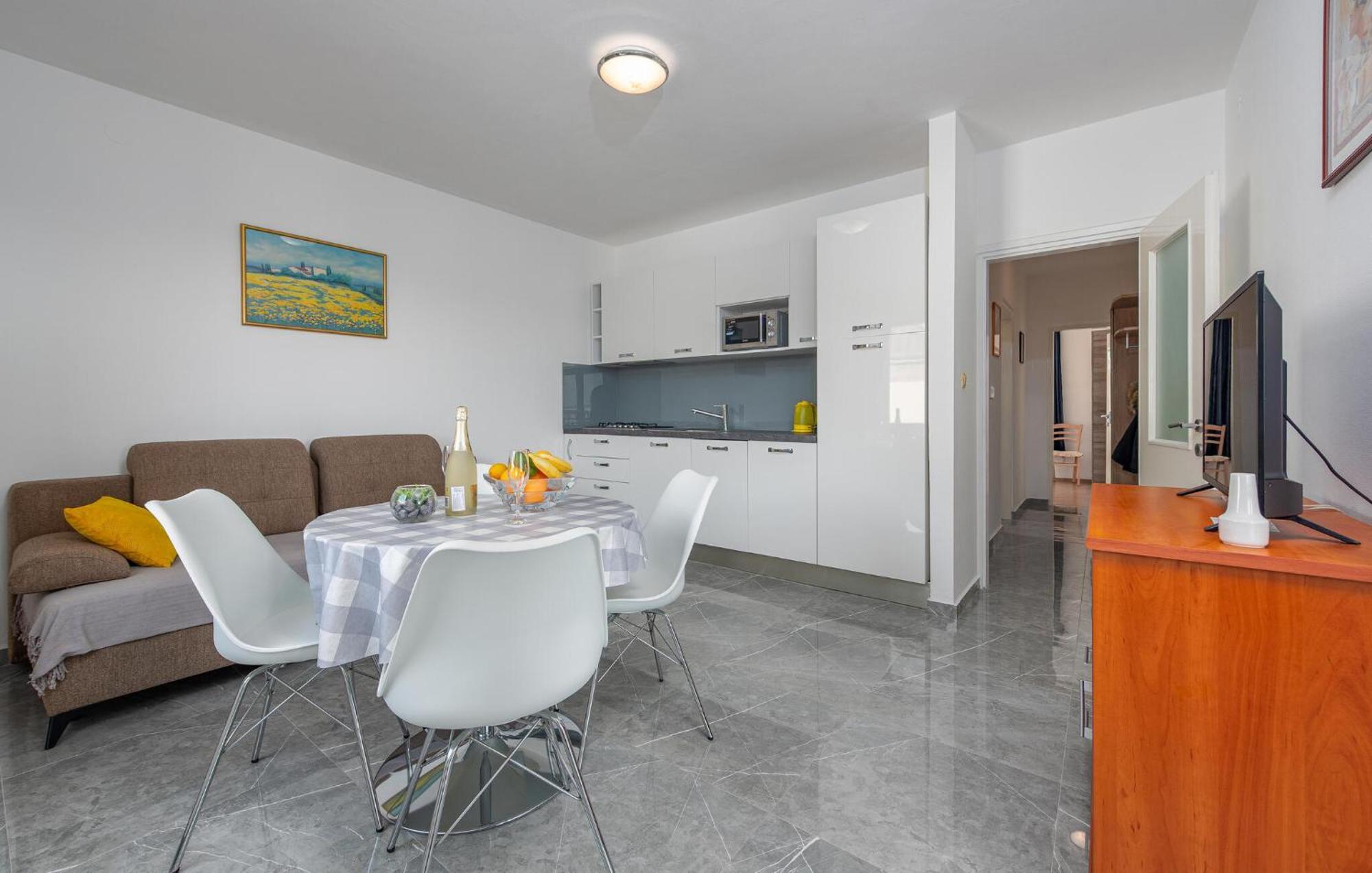 Amazing Apartment In Pakoštane Eksteriør billede