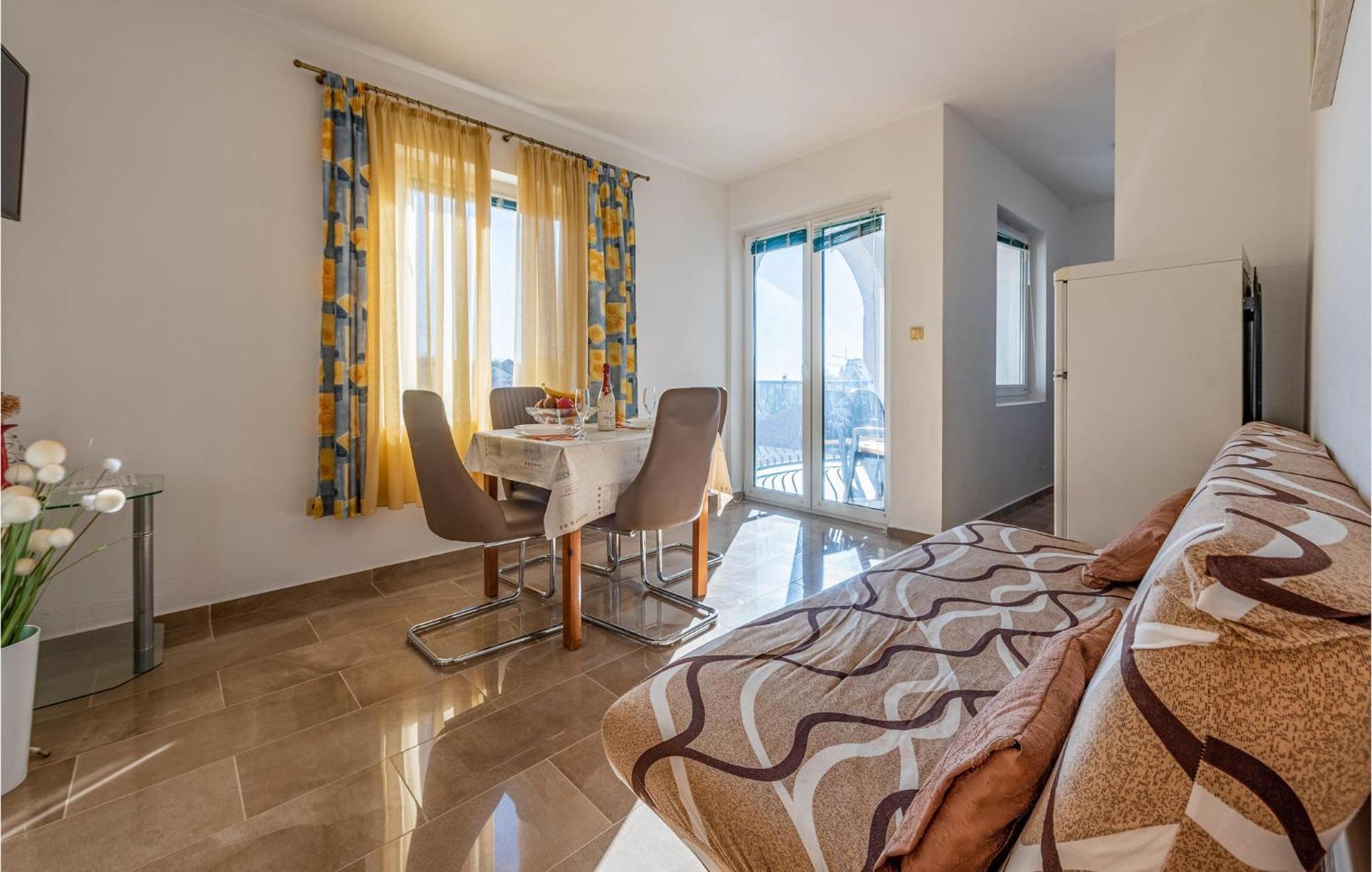 Amazing Apartment In Pakoštane Eksteriør billede